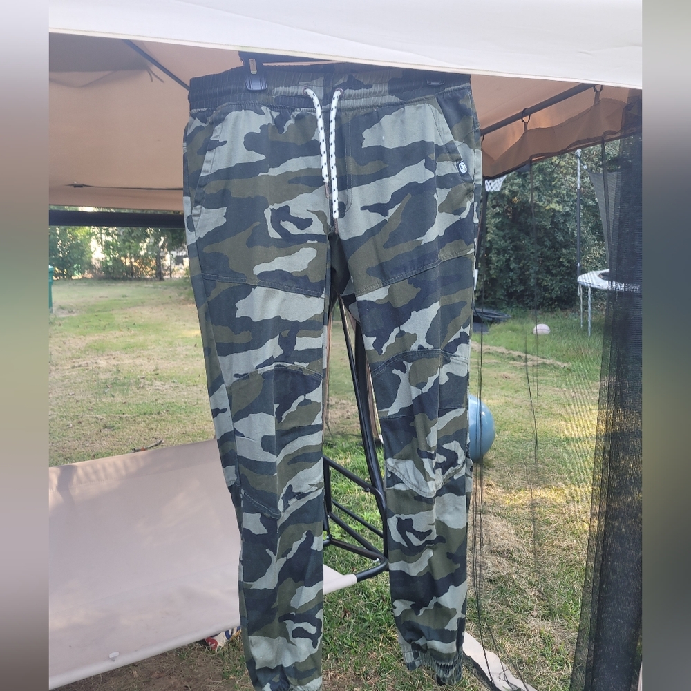 Mens Camo/ Army  Pants Green size Medium